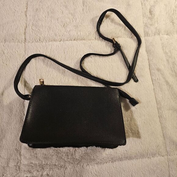 Stylish Black Croasbody Shoulder Bag. - Picture 1 of 1